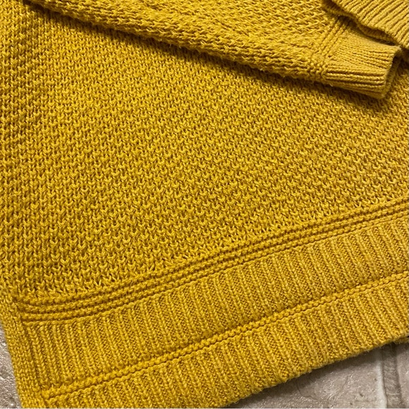 Old Navy | golden yellow sweater - Picture 4 of 7